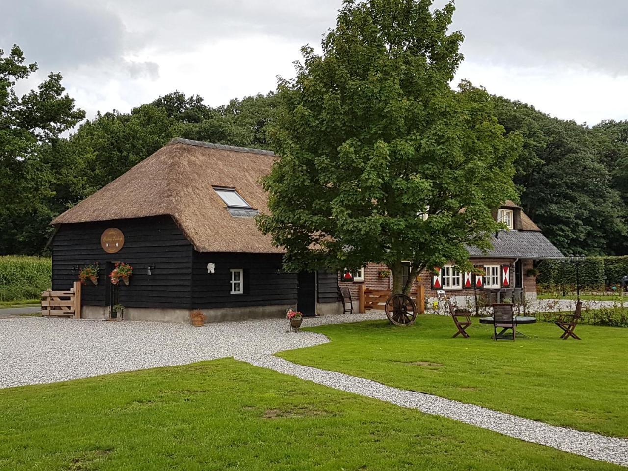 Gasterij Liedorp Panzió Lierop Kültér fotó